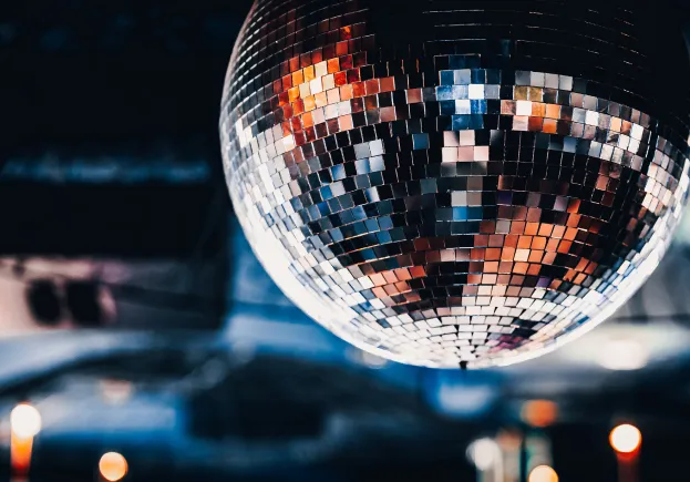 Location de boule à facette, machine à fumée, pour soirée événementiel, Event's Le Subdray près de Bourges(18) Event's Le Subdray près de Bourges(18)